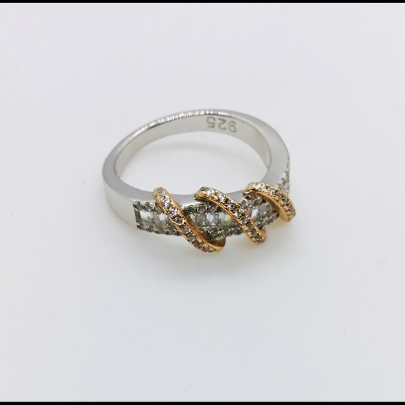 Ladies 2 Tone Cubic Zirconia Ring. - Picture 2 of 2
